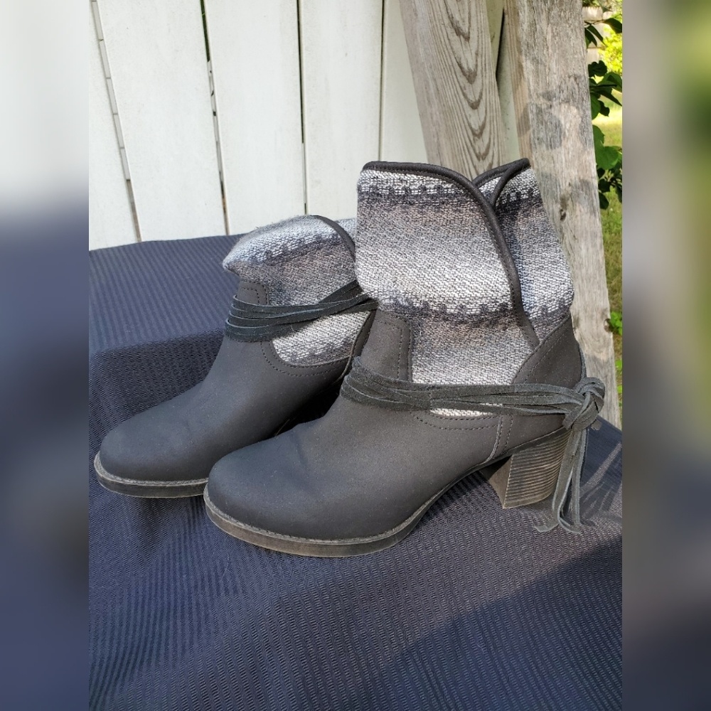 JustFab chunky heel black boots, Size 11--EUC